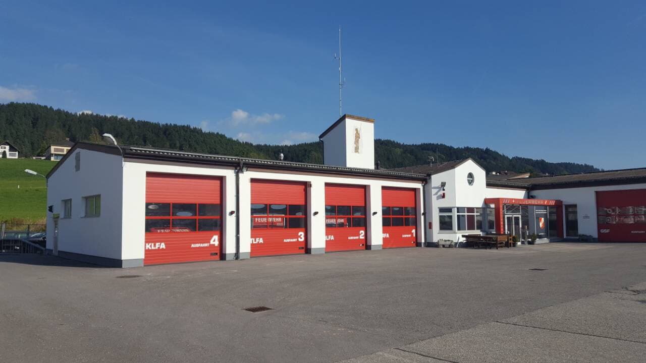 Fertiggestellte Fassade eines Gebäudes