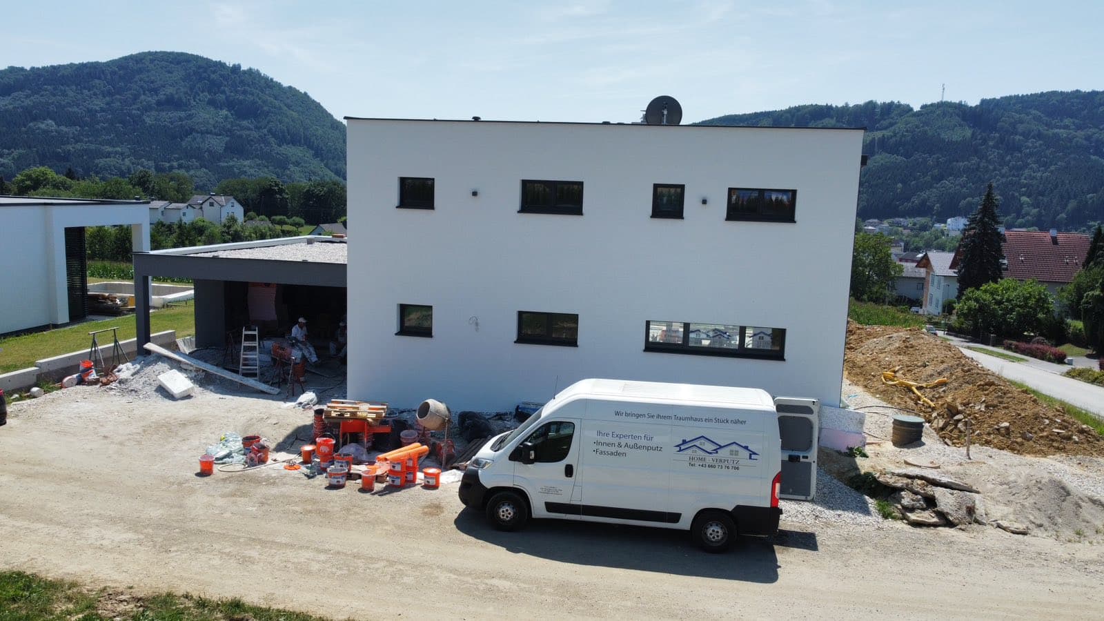 Neubau mit Vollwärmeschutz-Fassade