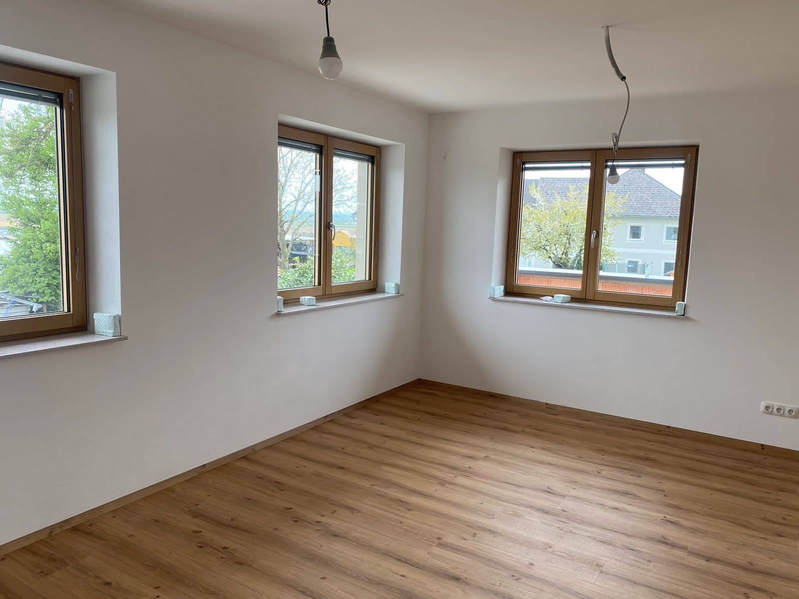 Bauprojekt von Home-Verputz: verputztes Wohnhaus mit Fassade und Vollwärmeschutz – Bild 13