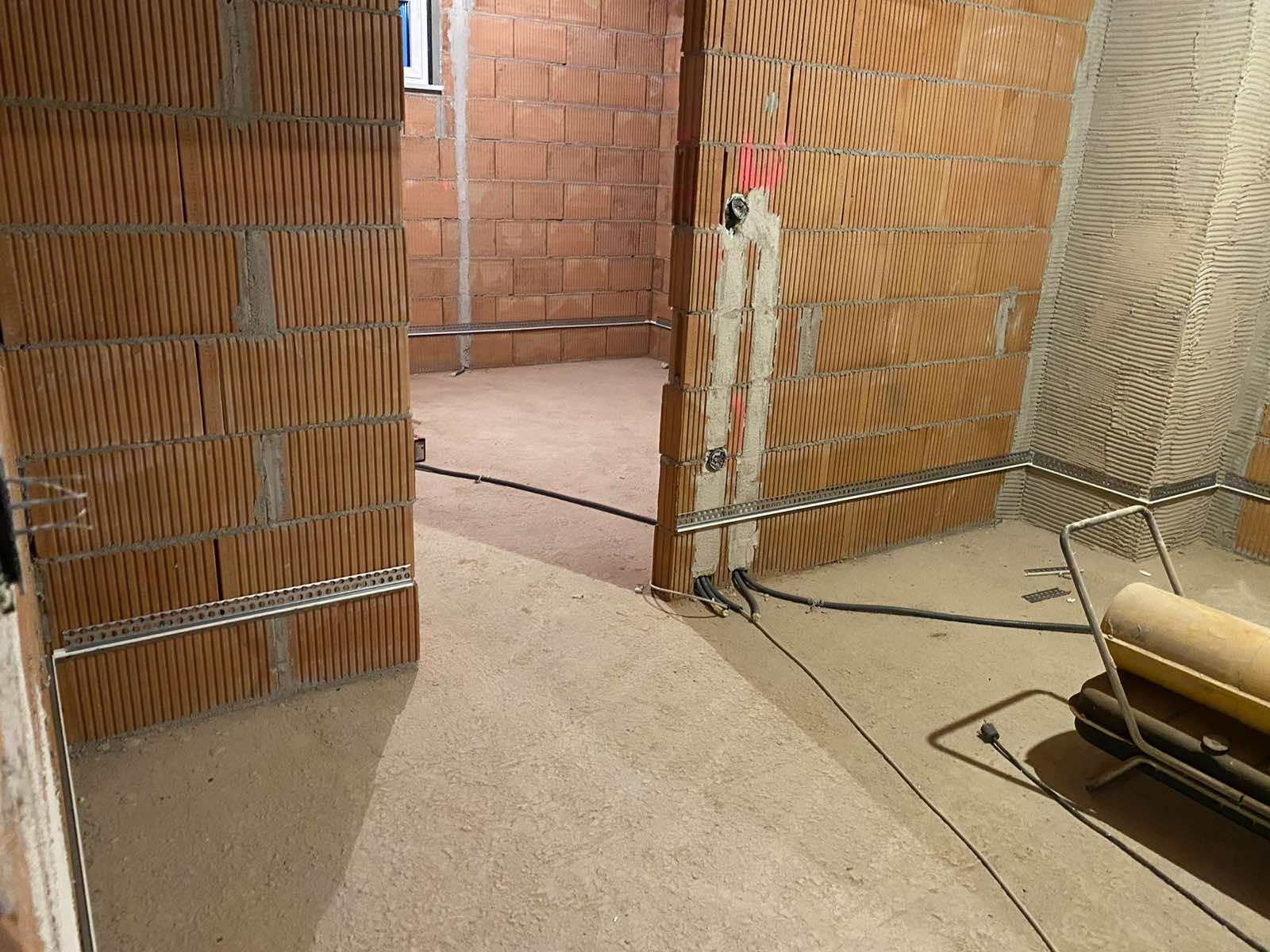 Bauprojekt von Home-Verputz: verputztes Wohnhaus mit Fassade und Vollwärmeschutz – Bild 17