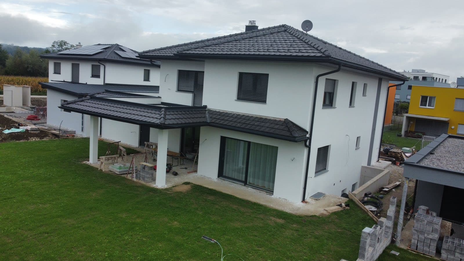 Bauprojekt von Home-Verputz: verputztes Wohnhaus mit Fassade und Vollwärmeschutz – Bild 24