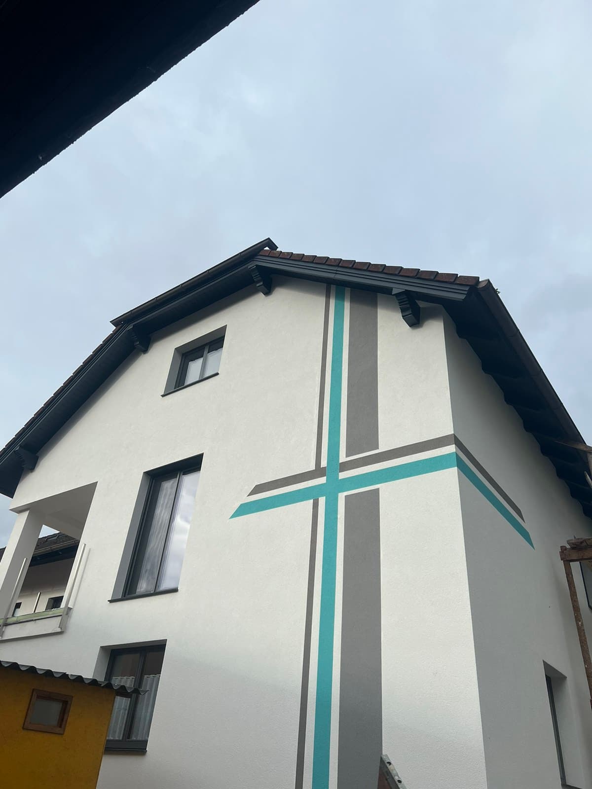 Bauprojekt von Home-Verputz: verputztes Wohnhaus mit Fassade und Vollwärmeschutz – Bild 56